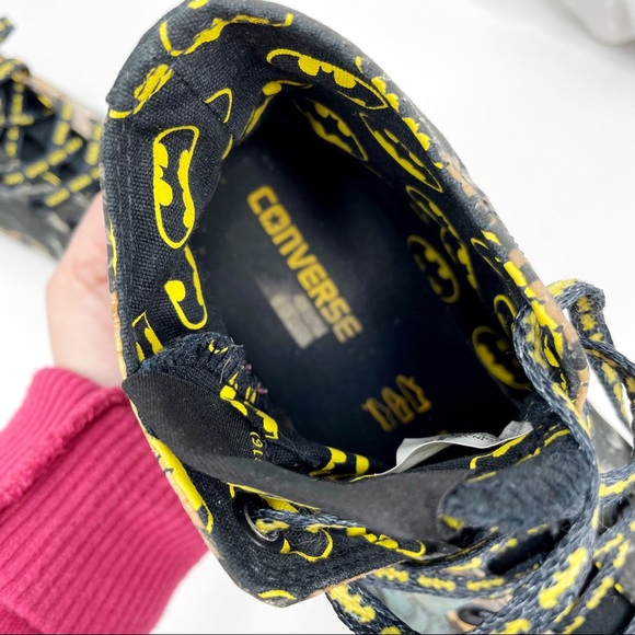 CONVERSE X DC COMICS Batman Bat Signal High Top Chuck Taylor Sneakers - Picture 10 of 15